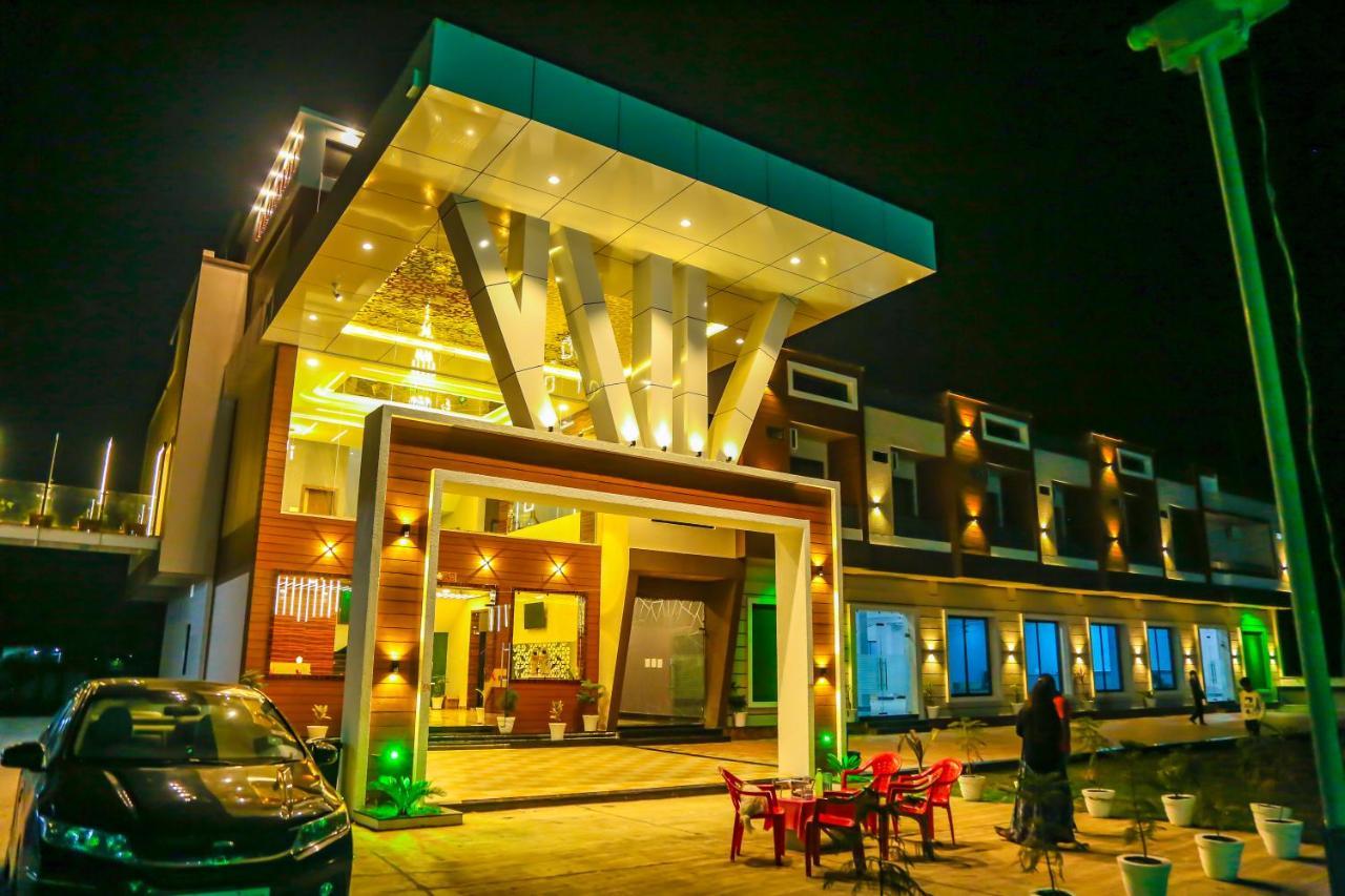 Aashirwad Hotels & Resort Shamgarh Dış mekan fotoğraf