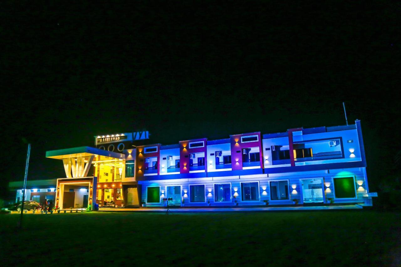 Aashirwad Hotels & Resort Shamgarh Dış mekan fotoğraf