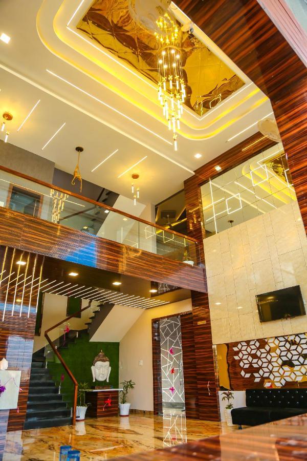 Aashirwad Hotels & Resort Shamgarh Dış mekan fotoğraf