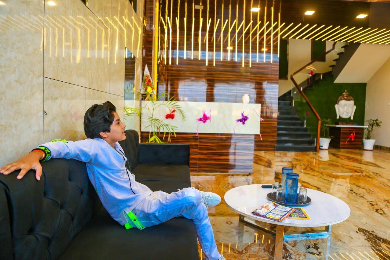 Aashirwad Hotels & Resort Shamgarh Dış mekan fotoğraf