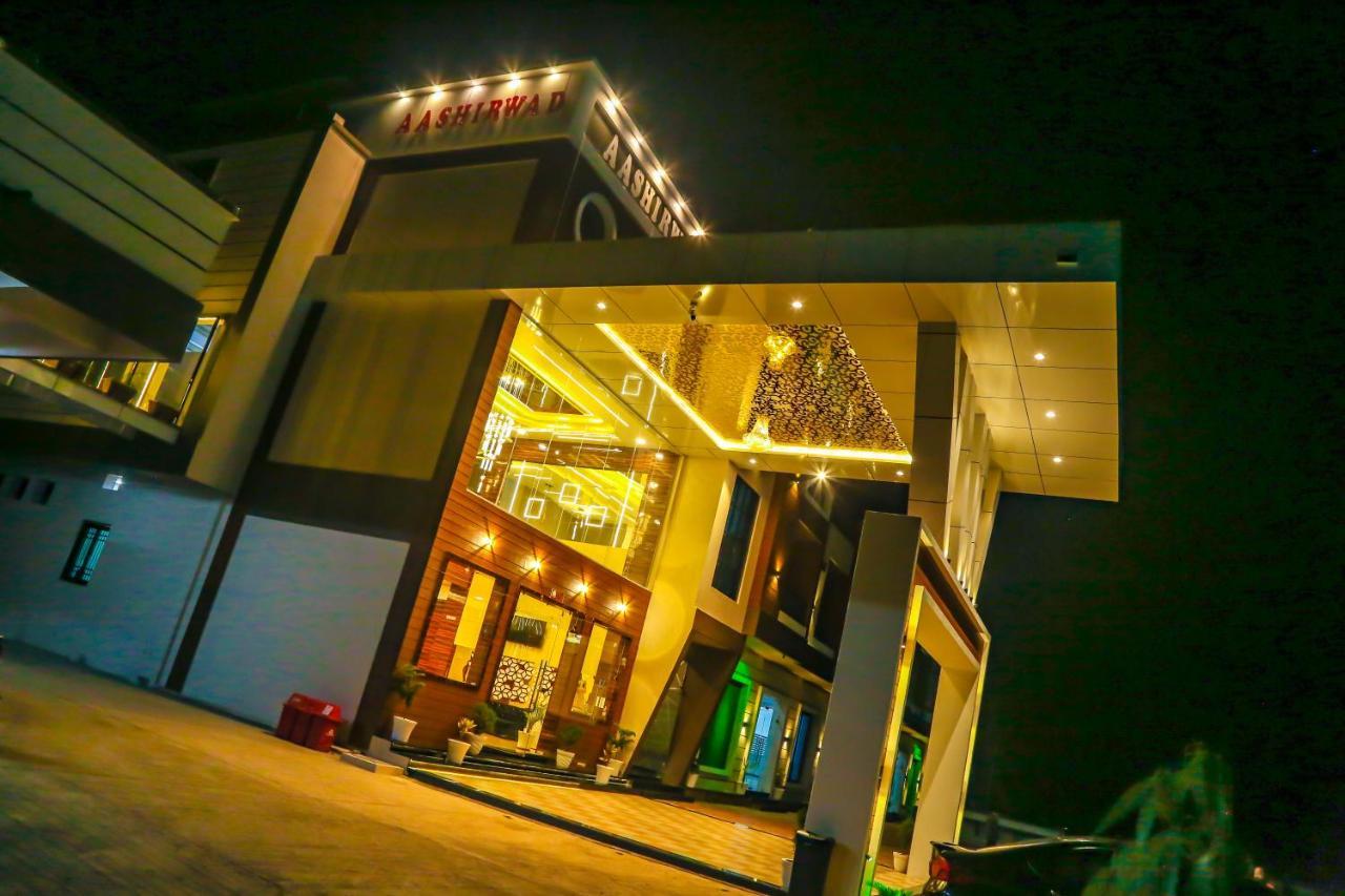 Aashirwad Hotels & Resort Shamgarh Dış mekan fotoğraf
